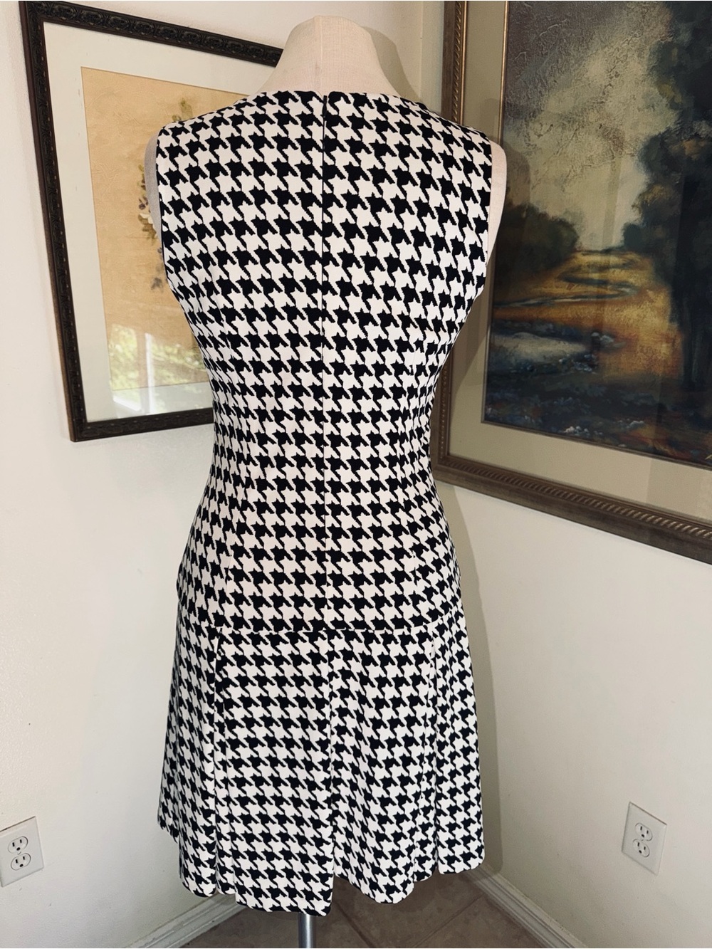 Michael Kors Classic Black & White Houndstooth Sleeveless Dress Size 4 - Picture 9 of 11